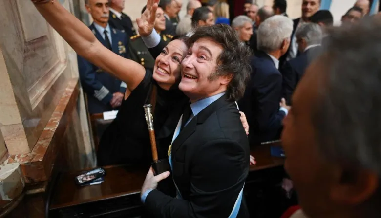 Pettovello se calentó con un tuitero libertario por la AUH: "No debato tonterías"