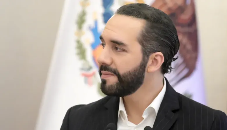 El Salvador: Nayib Bukele defiende la seguridad y acusa a la prensa de encubrir a las pandillas