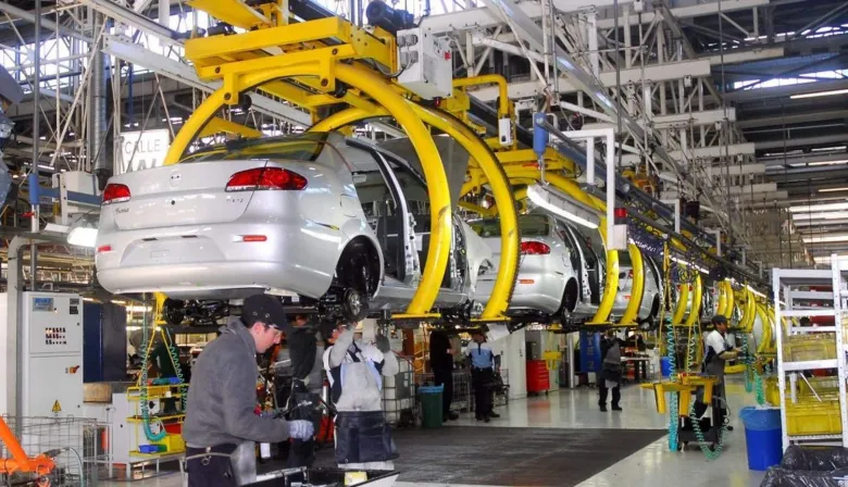 La industria no reacciona: 12 meses seguidos en contracción y pérdida de empleo