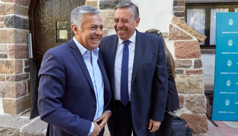 La Cámpora quiere echar al “gobernador del agua” de Mendoza y la UCR respondió: “Les encanta el circo”