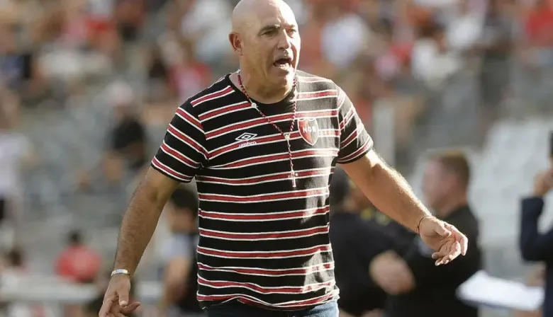 Juan Manuel Llop criticó a Lionel Messi: “¿Qué hizo por Newell's?”