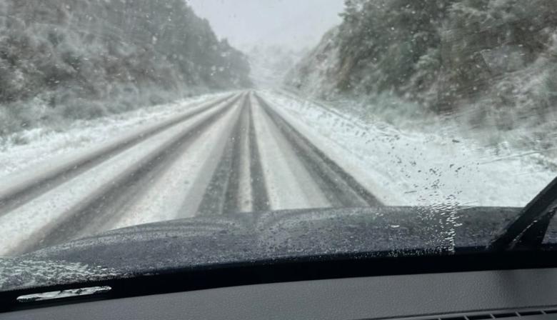 Se registraron intensas nevadas en la zona de Sierra de la Ventana y en Puán