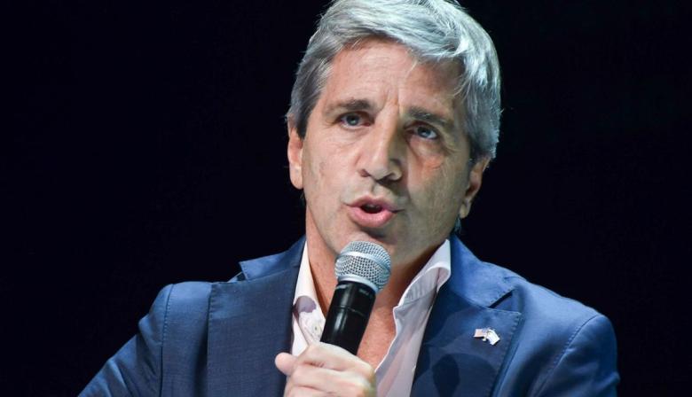 Caputo presentó un nuevo Código de Ética obligatorio en el Ministerio de Economía