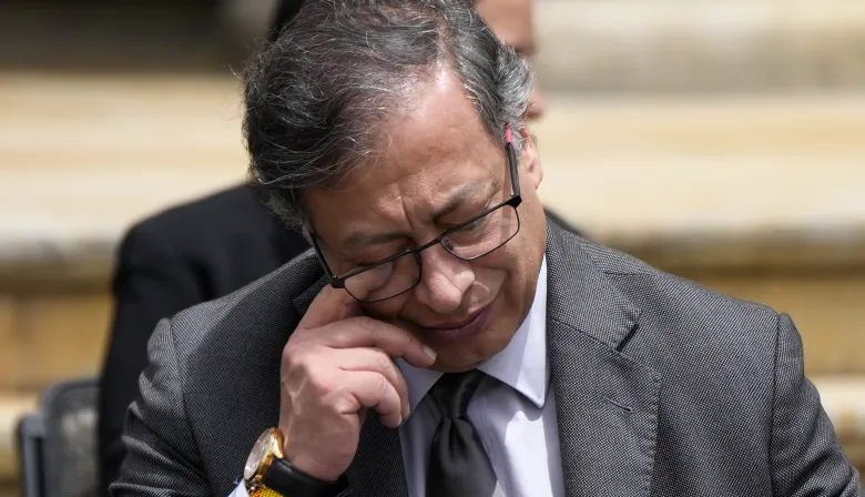 La estrategia de Gustavo Petro en la crisis de pasaportes en Colombia