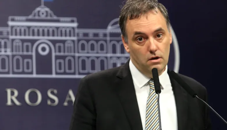 Adorni cruzó al kirchnerismo tras las críticas por el cierre de Vialidad Nacional