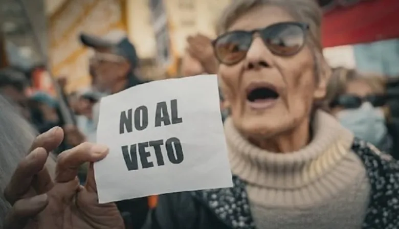 ¿Qué dijeron Adorni y Caputo tras la aprobación del aumento jubilatorio?