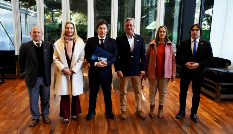 Sin anuncios: Milei se reunió con la Mesa de Enlace, ratificó el superávit y las retenciones no se tocan