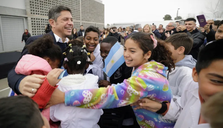Kicillof: "Nuestro pueblo no va a permitir que vengan a destruir las escuelas y los hospitales"