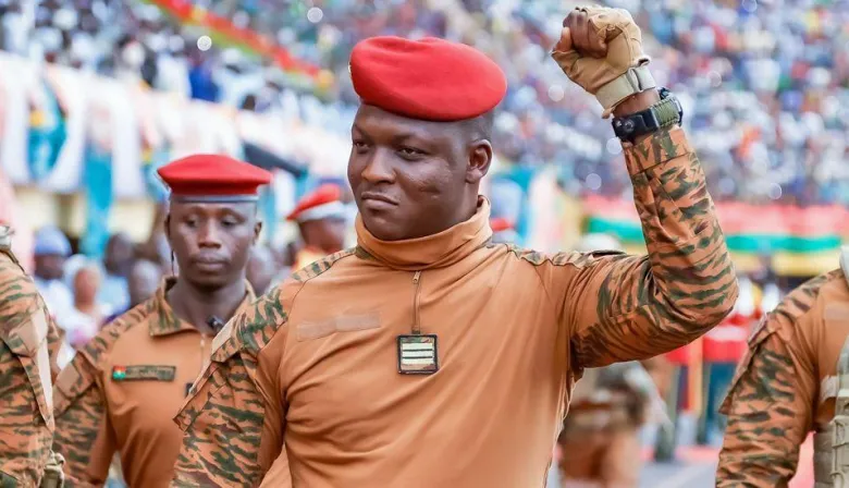 Ibrahim Traoré promete irrigación en Burkina Faso, pero no hay pruebas de las obras
