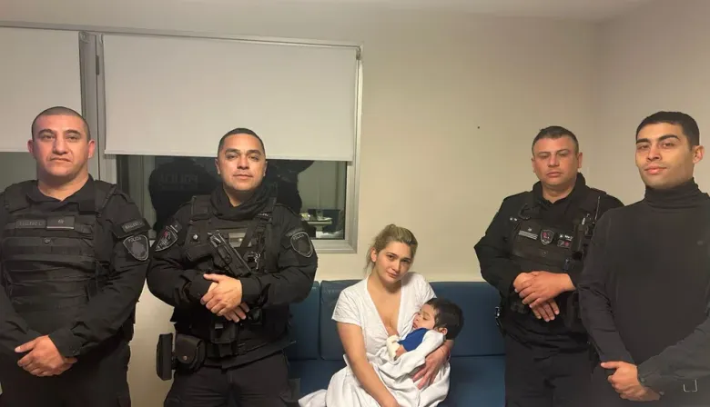 Un policía le salvó la vida dos veces a un nene de 2 años que tuvo una convulsión en plena calle