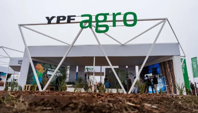 En la Exposición Rural de Palermo, YPF anunció que licitará el 50% de su negocio agro