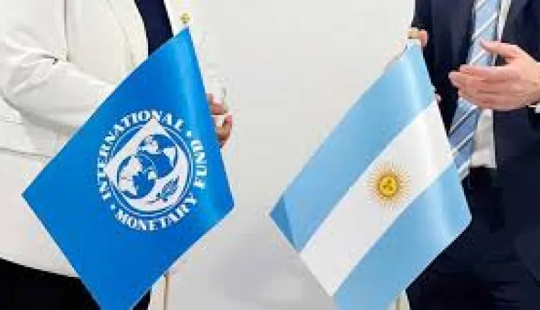 El FMI aprobó la primera revisión del acuerdo y destacó el programa económico