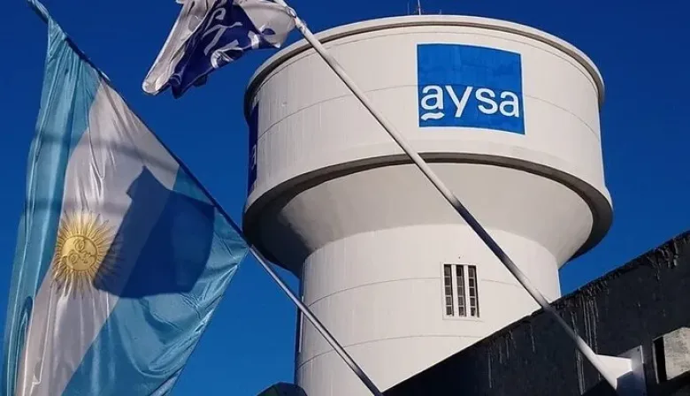 Impulsan proyectos de rechazo a los DNU que habilitan la privatización de AySA