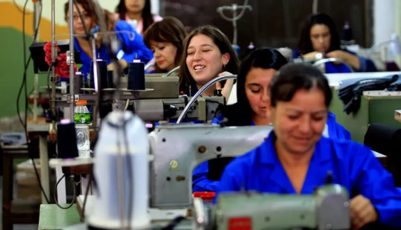 Gobierno chileno otorga bono para trabajadores formales: requisitos clave