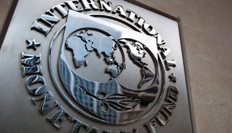 El FMI aprobó la revisión del programa y Argentina recibirá USD 2.000 millones