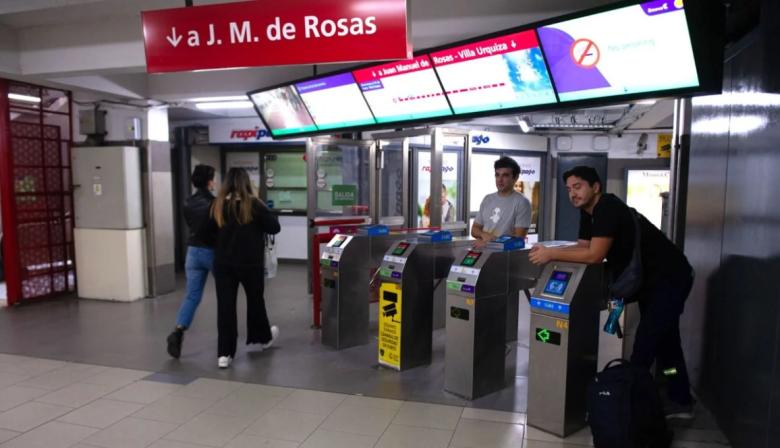 Abrirán los molinetes en la Línea B en apoyo a trabajadores del Hospital Garrahan