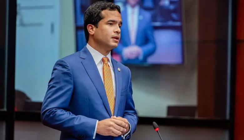 República Dominicana: Eglenin Morrison oficializa a Omar Fernández como candidato presidencial