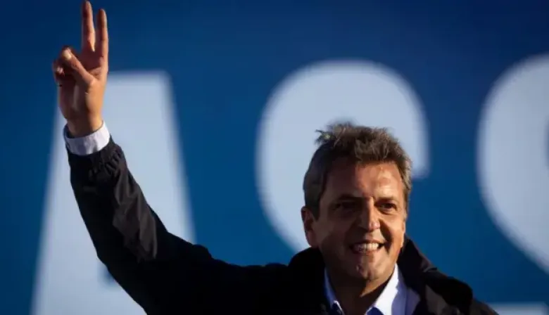 Massa impulsa una renovación del peronismo mientras crece la presión para que sea candidato