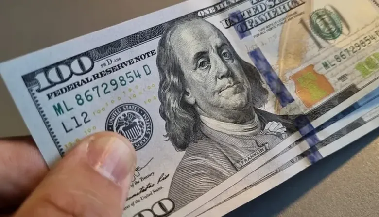 Sube el dólar blue, baja el oficial: ¿a qué precio cerraron?