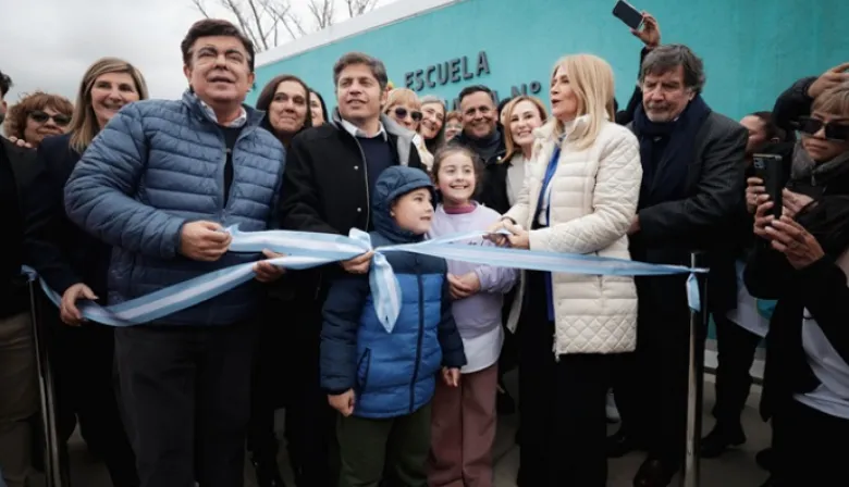Kicillof cruzó a Milei: “Vino un rato a sacarse una foto, pero no se anima a caminar los barrios de La Matanza”
