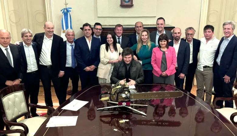 Casa Rosada: Milei reúne a su Gabinete antes del cierre de listas