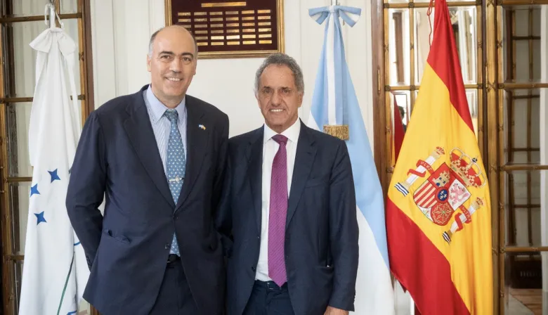 "¡Viva el Rey!" el grito del embajador argentino en España en pleno homenaje a San Martín