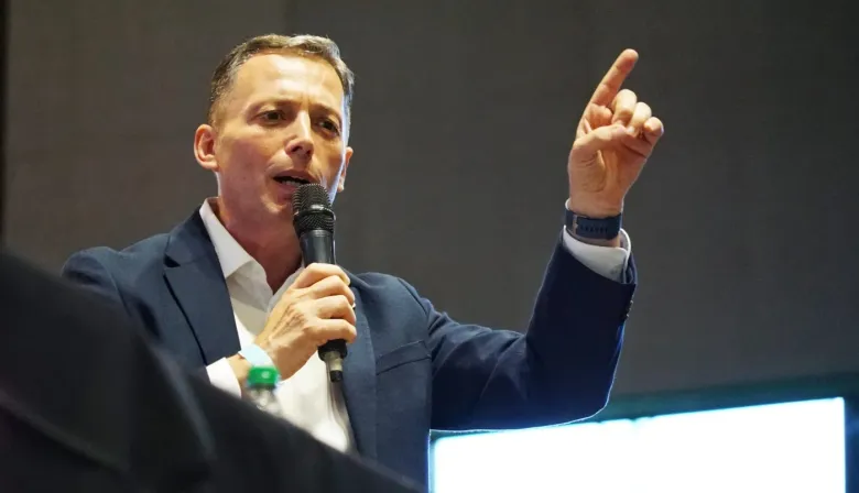 Fernando Gray rompe con Fuerza Patria y lanza su lista de diputados con Unión Federal