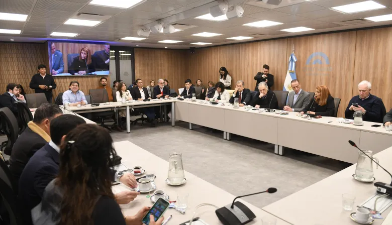 Diputados de la Comisión de Mercosur recibieron a representantes del Parlasur