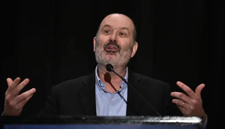 Sturzenegger: "La Provincia está excedida de impuestos, gasto inútil y regulaciones"