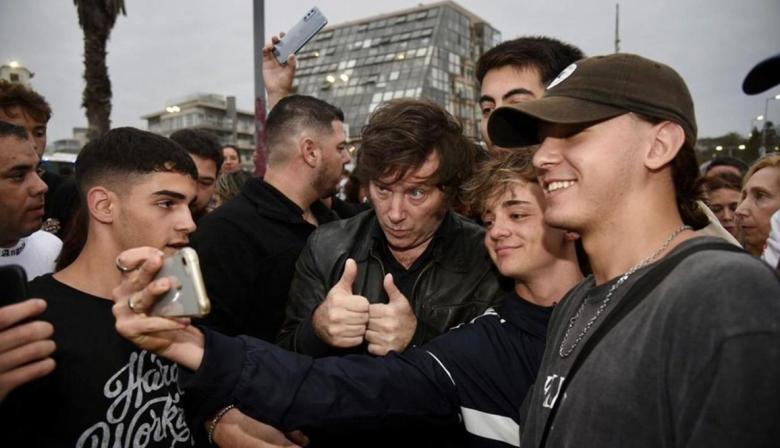 La Libertad Avanza y el voto joven: un vínculo en crisis