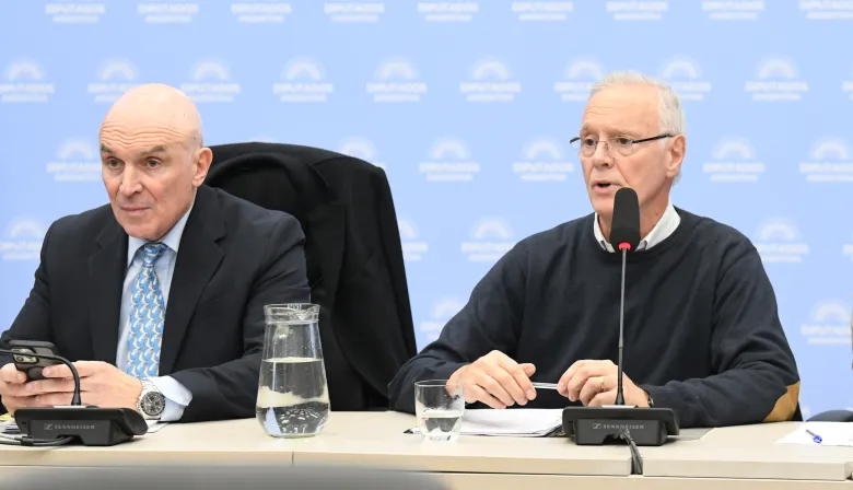 El kirchnerismo ahora va por el 82% móvil para los profesionales de la salud