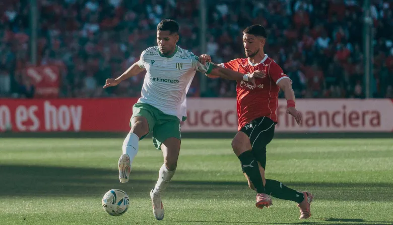 De la mano de Pedro Troglio, Banfield le ganó a Independiente y se aleja del fondo