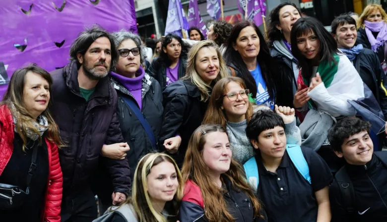 Bregman en la marcha: “La única forma de defender nuestros derechos es peleando”