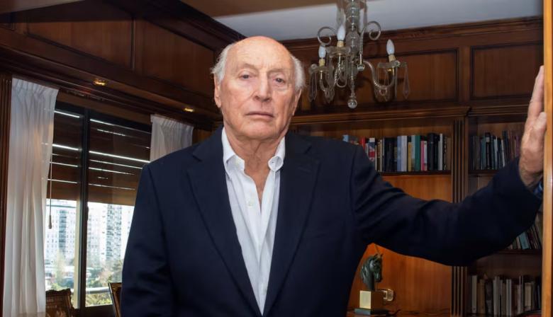 Allanan OSPRERA y buscan pruebas de pagos millonarios a Suizo Argentina
