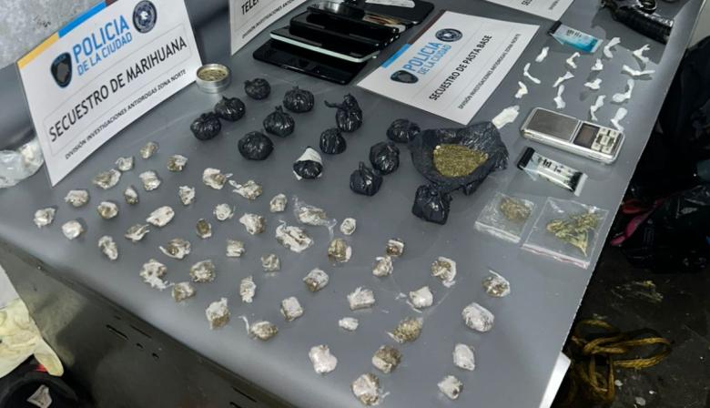 Condenan a penas de prisión efectiva a dos personas por venta de drogas en San Cristóbal