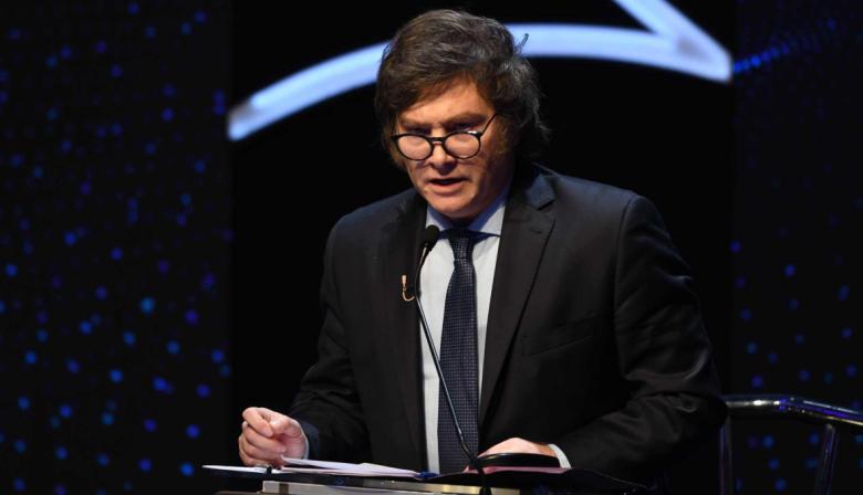 La imagen de Milei perforó el piso del 40% y crece el voto castigo