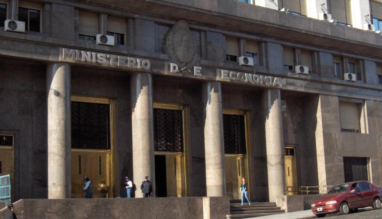 Presupuesto 2025: caída del gasto del 31% y menos fondos para el campo