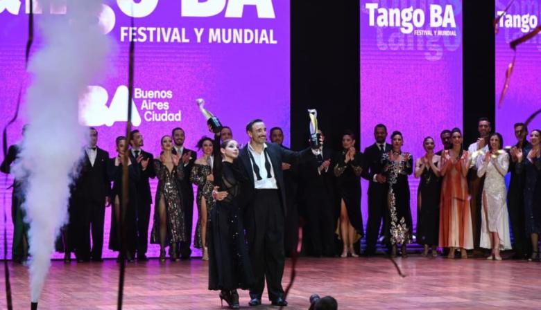 Una pareja porteña ganó el Campeonato Mundial de Tango entre finalistas de 50 países