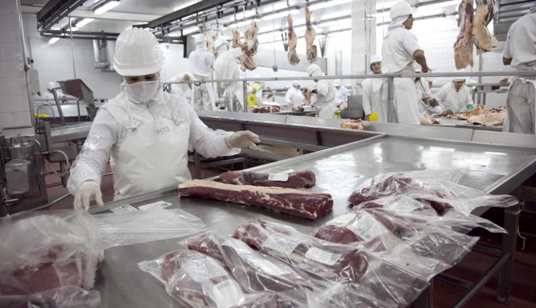 Lunes de liquidación en el campo: el Gobierno extendió la baja de retenciones a carnes vacuna y aviar