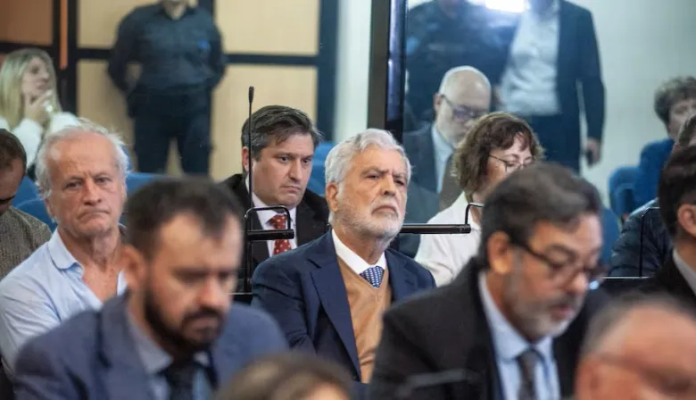 Condenan a Julio De Vido a cuatro años de prisión por fraude en compras de gas