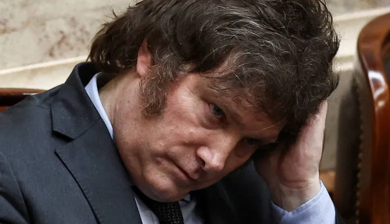 Milei se enredó en sus propias declaraciones tras la renuncia de Espert