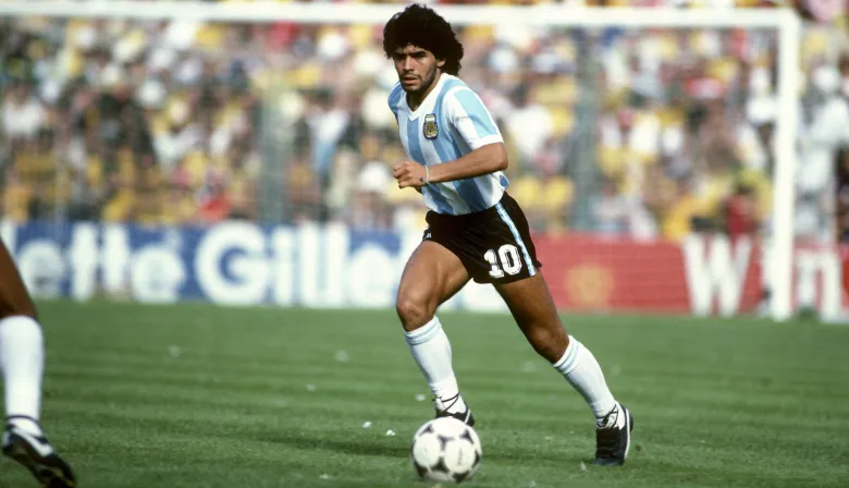 Subastarán objetos personales y camisetas históricas de Diego Maradona