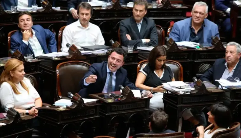Radicales le marcan la cancha a De Loredo por la ciencia