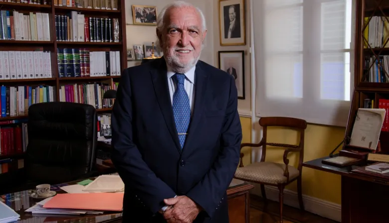 Gil Lavedra le respondió a Milei: “Los abogados no hacemos las leyes, las defendemos”