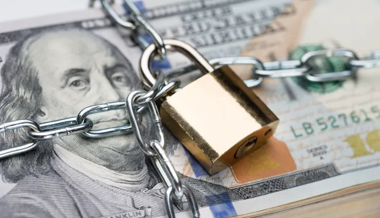 El mercado apuesta a la devaluación: el Tesoro debió emitir bonos atados al dólar