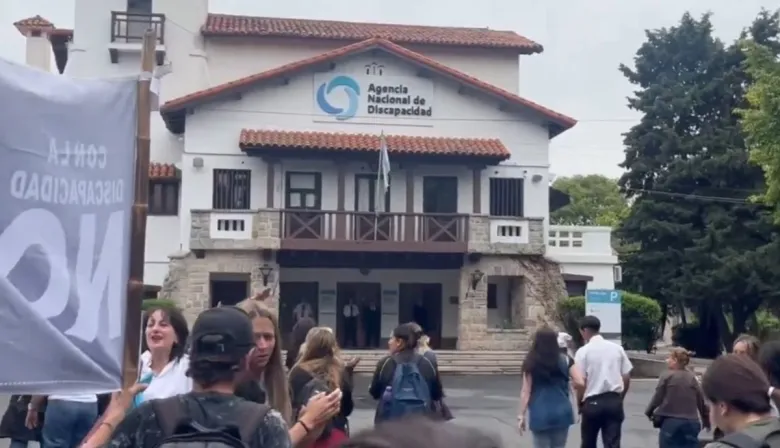 Familiares reclamaron por el incumplimiento de la Ley de Emergencia en Discapacidad
