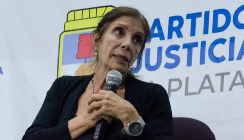 Teresa García: "Todos los ministros le tienen que presentar su renuncia a Kicillof"