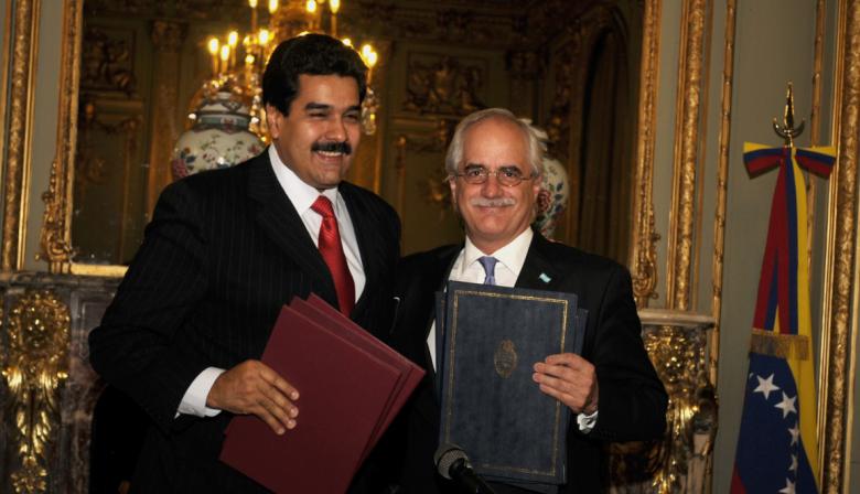 Libertarios refritan fotos de Taiana con Maduro en medio del escándalo de Espert