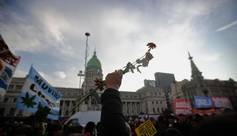 Gobierno enfrenta otra marcha de jubilados tras veto a ley previsional