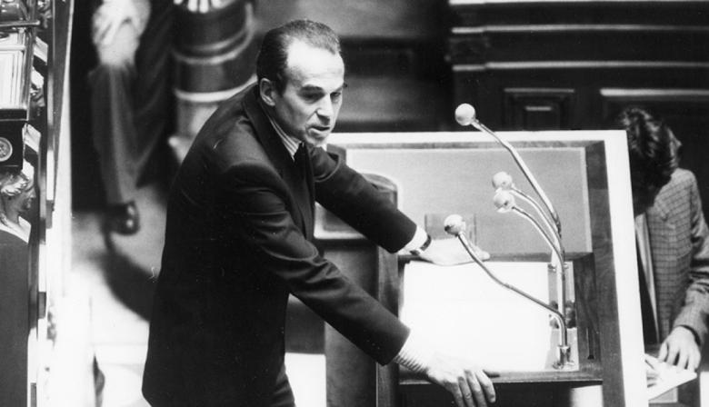 Profanan la tumba de Robert Badinter horas antes de su homenaje nacional